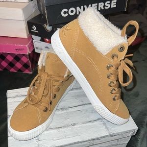 Women high top sneakers